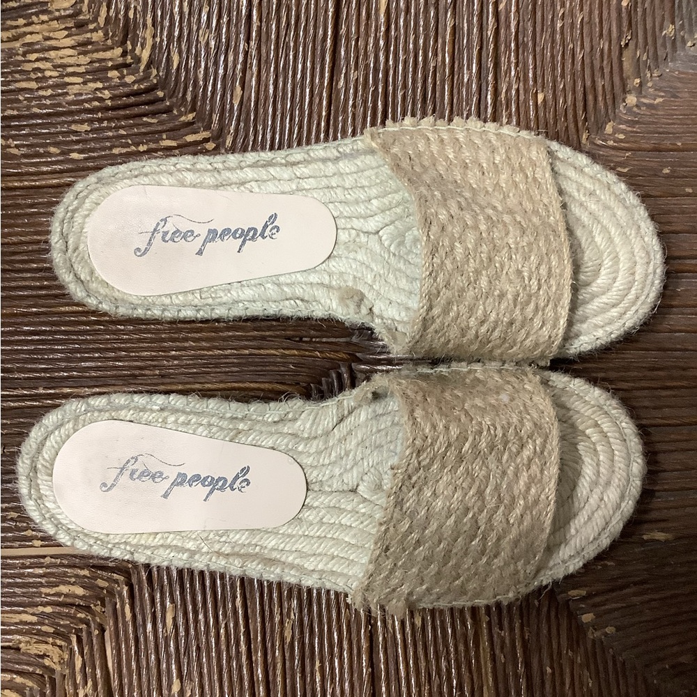 Free People Under the Palm Slide Sandals
Jute Size 6/36
